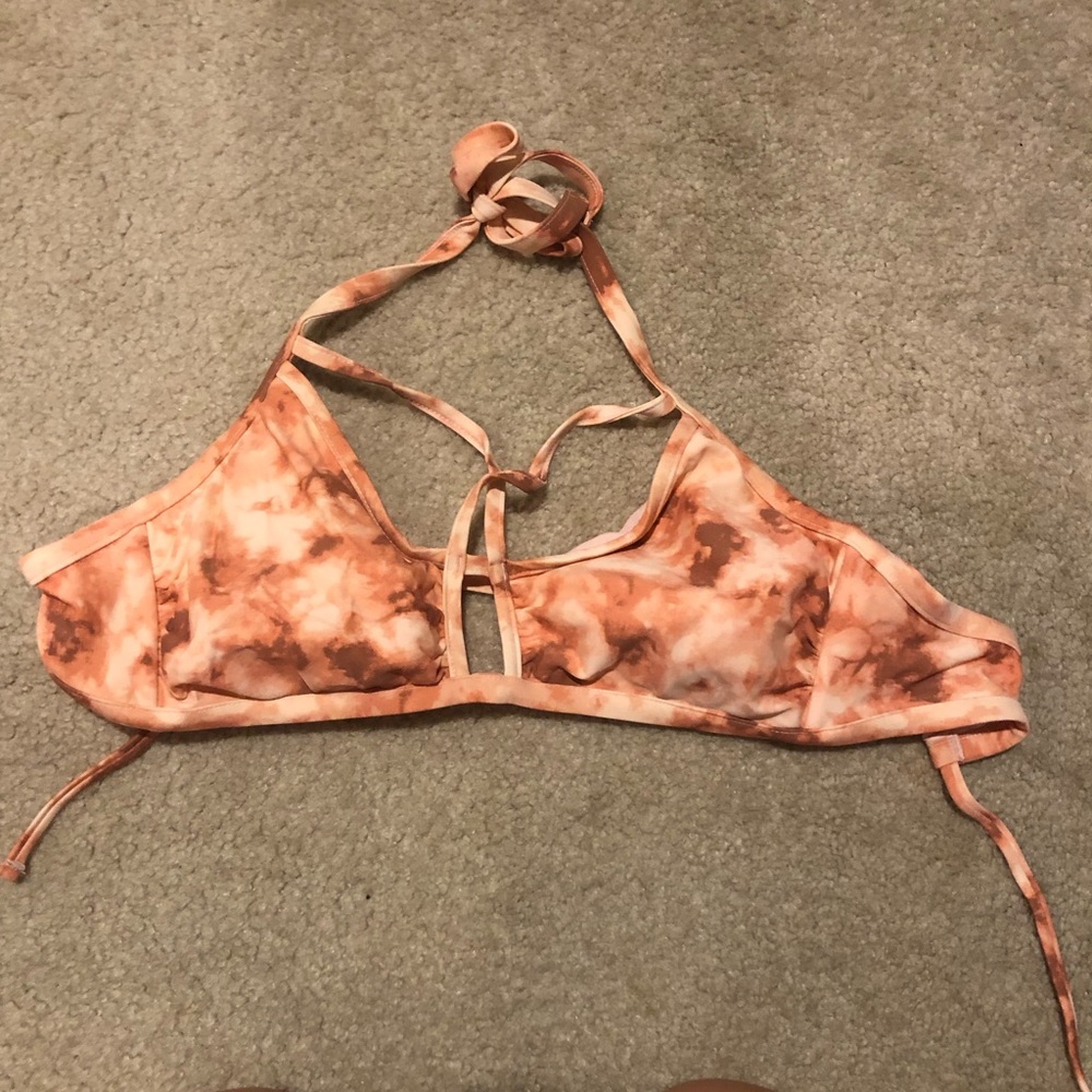 Super cute bikini top!!